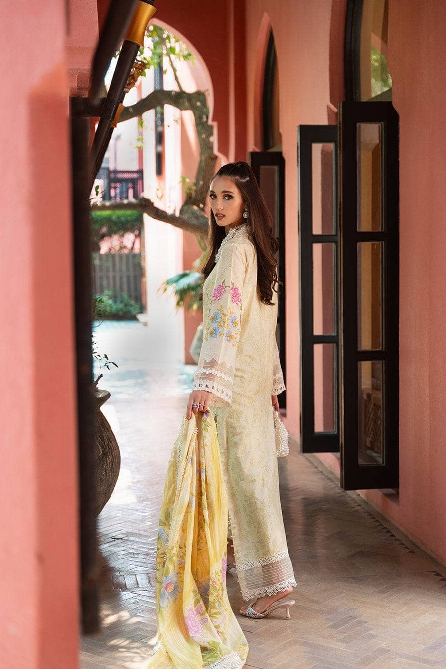 img_saira_rizwan_lawn_awwal_boutique