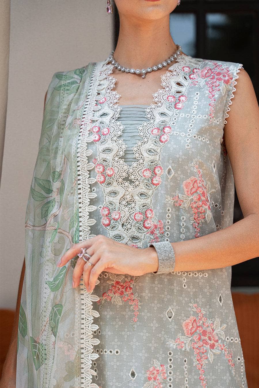 img_saira_rizwan_lawn_awwal_boutique