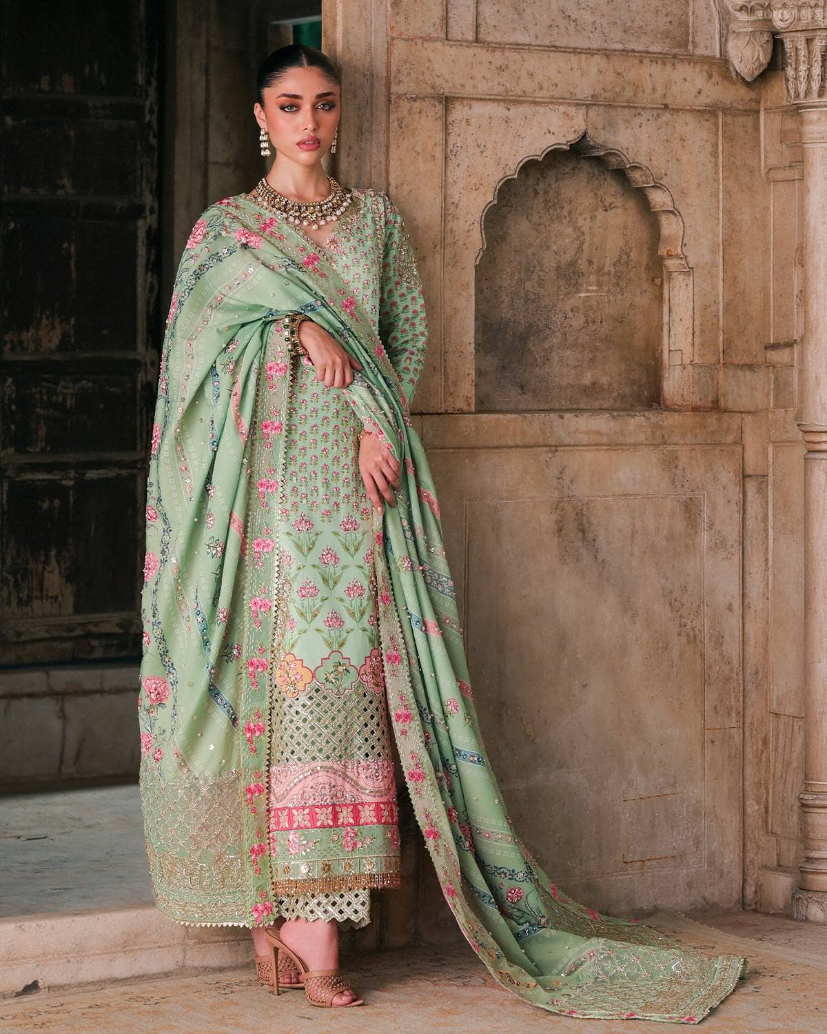img_saira_shakira_wedding_luxury_formals_awwal_boutique