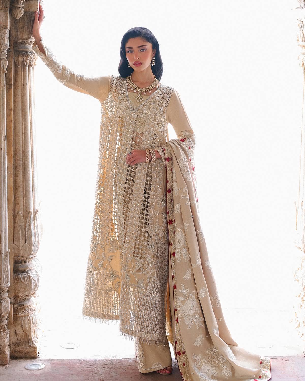 img_saira_shakira_wedding_luxury_formals_awwal_boutique