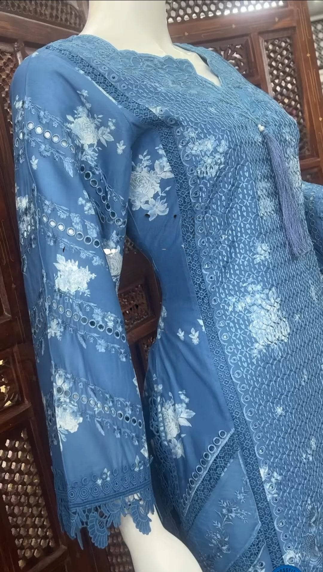 Stitched Look of Unstitched Saira Shakira Lawn 25/Cecil A/Size - XL L M S