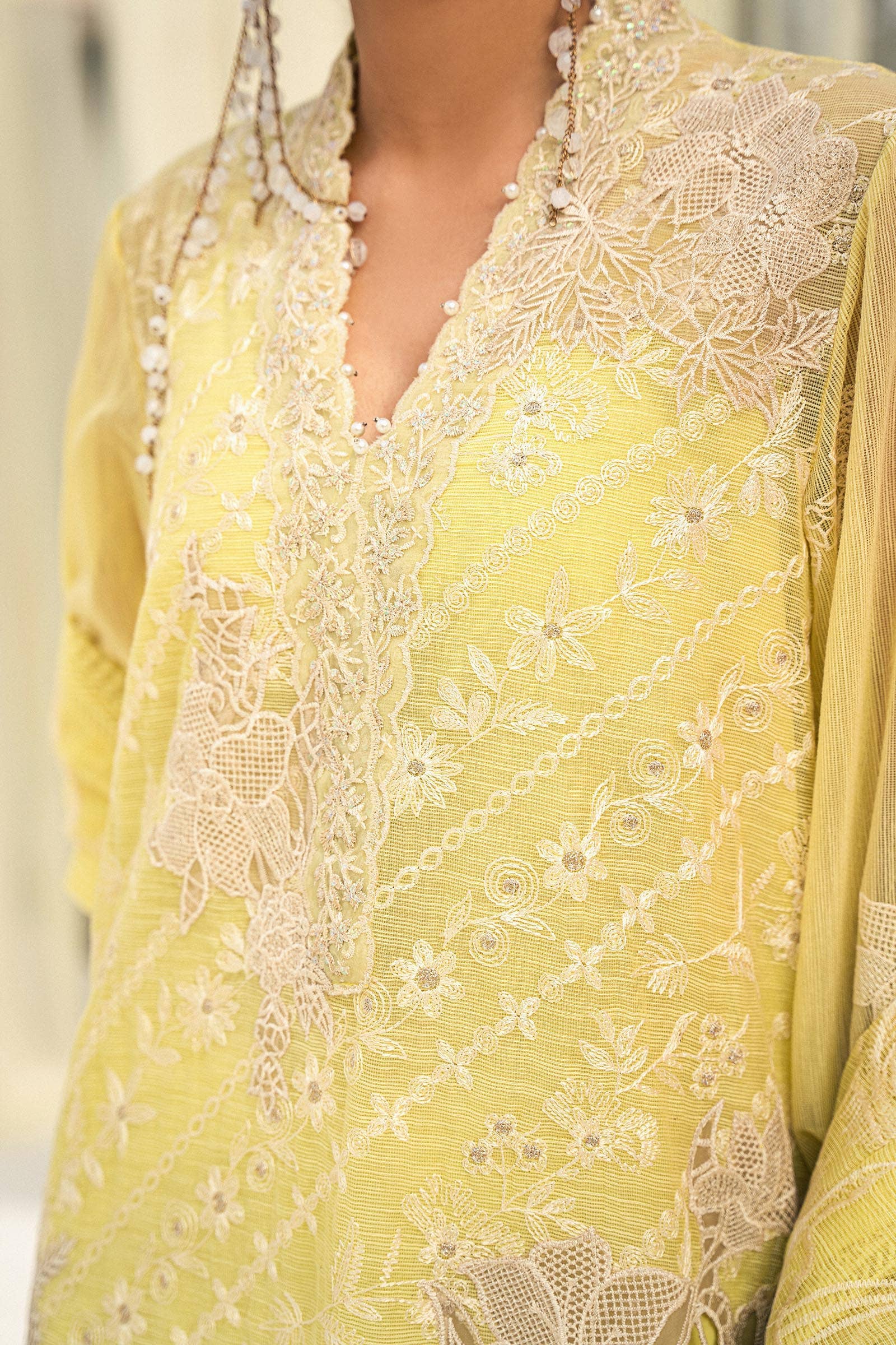 img_sana_safinaz_lawn_24_awwal_boutique