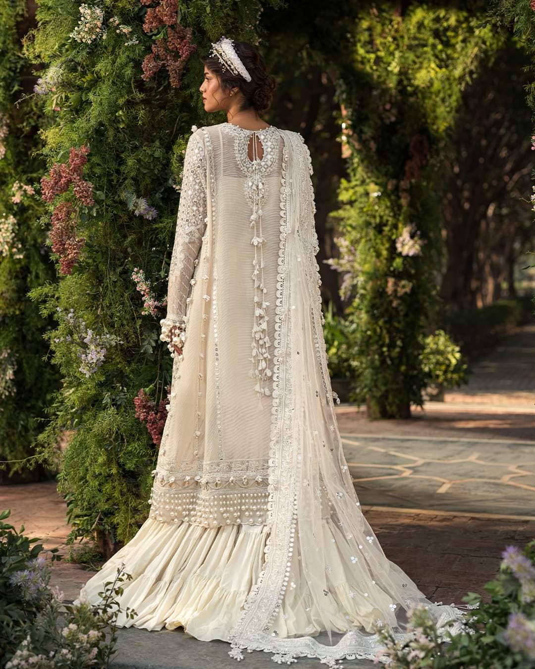 img_sana_safinaz_lawn_24_awwal_boutique