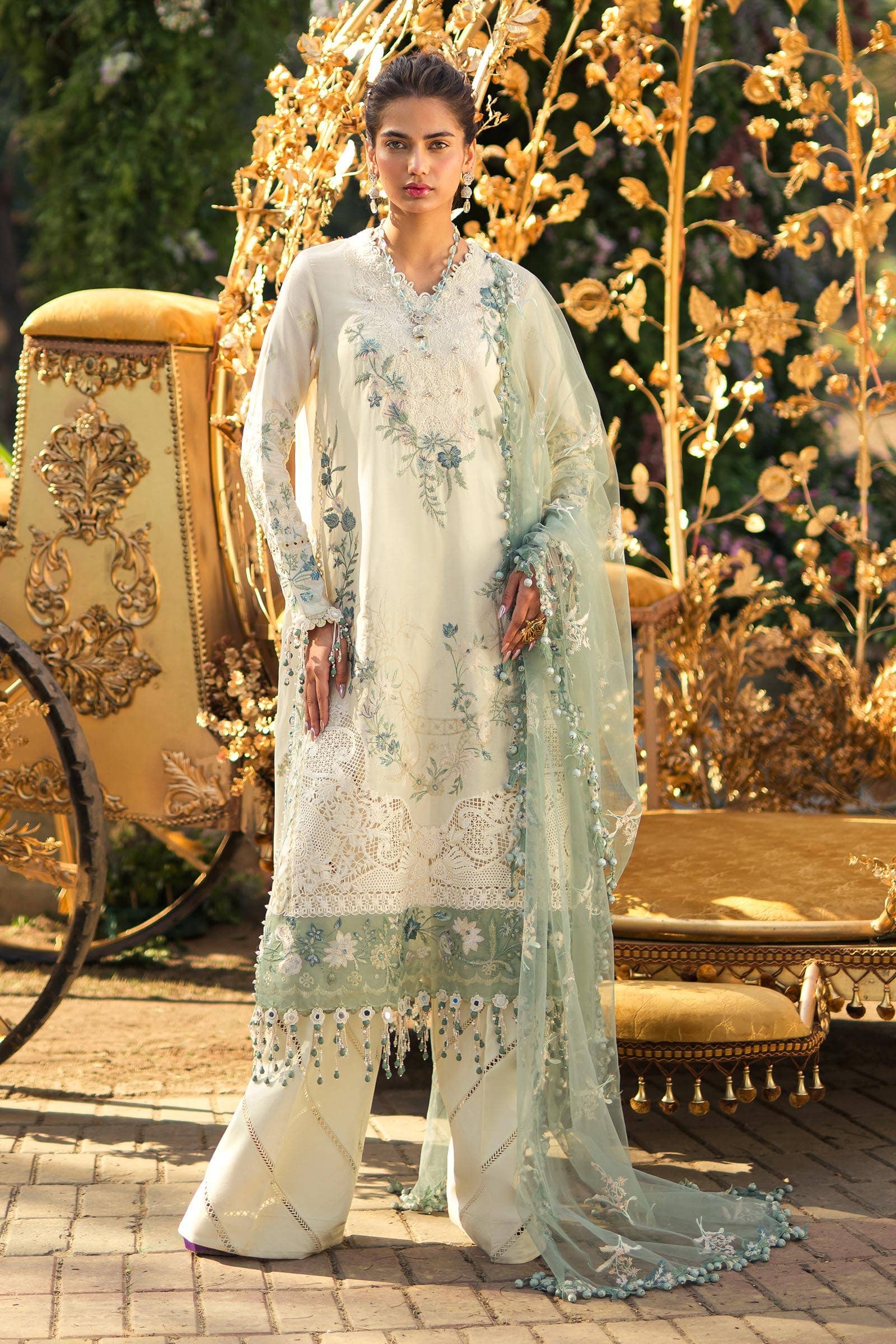img_sana_safinaz_lawn_24_awwal_boutique