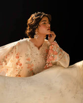 img_sana_safinaz_lawn_24_awwal_boutique
