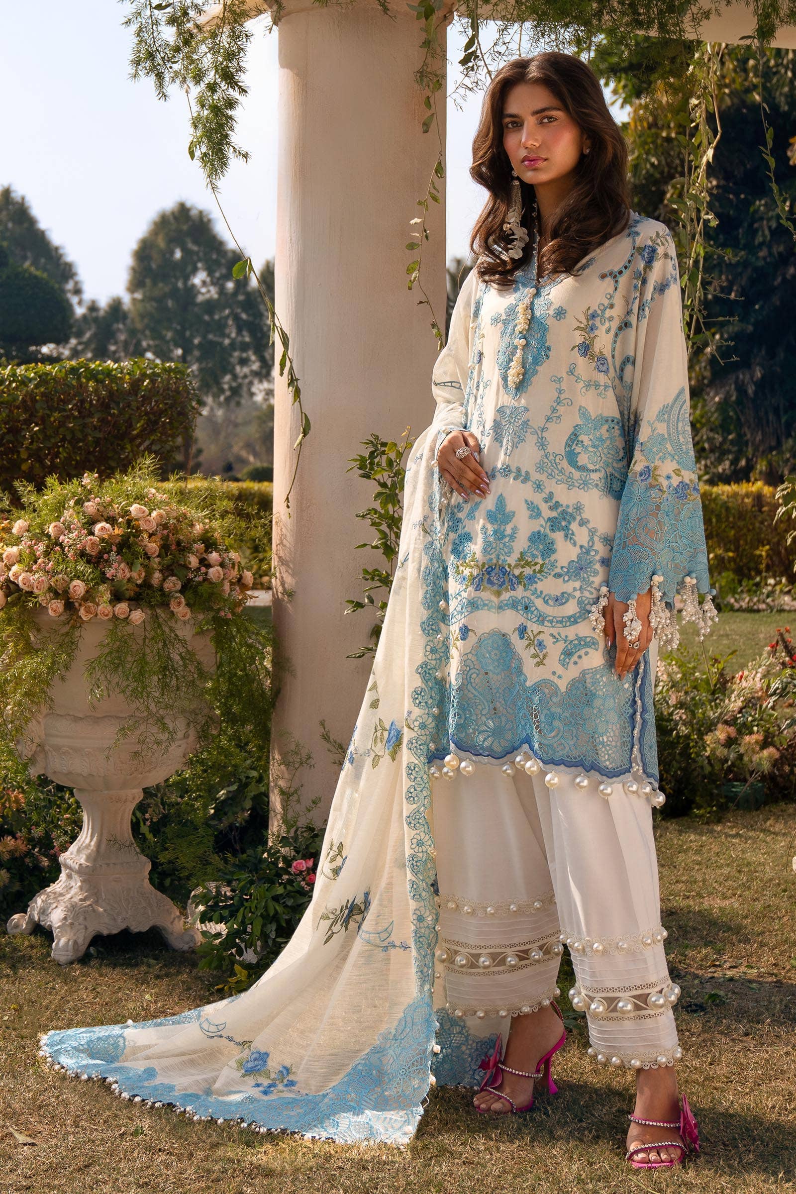 img_sana_safinaz_lawn_24_awwal_boutique
