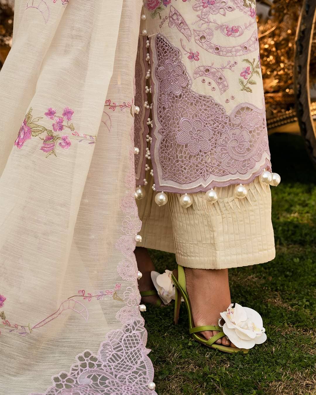 img_sana_safinaz_lawn_24_awwal_boutique