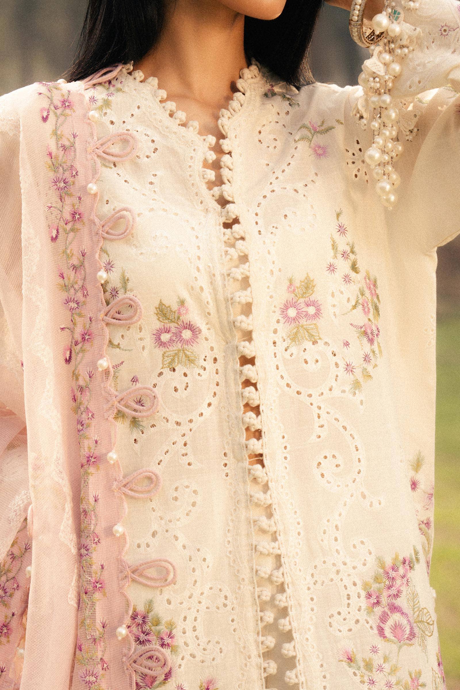 img_sana_safinaz_luxury_lawn_25_awwal_boutique