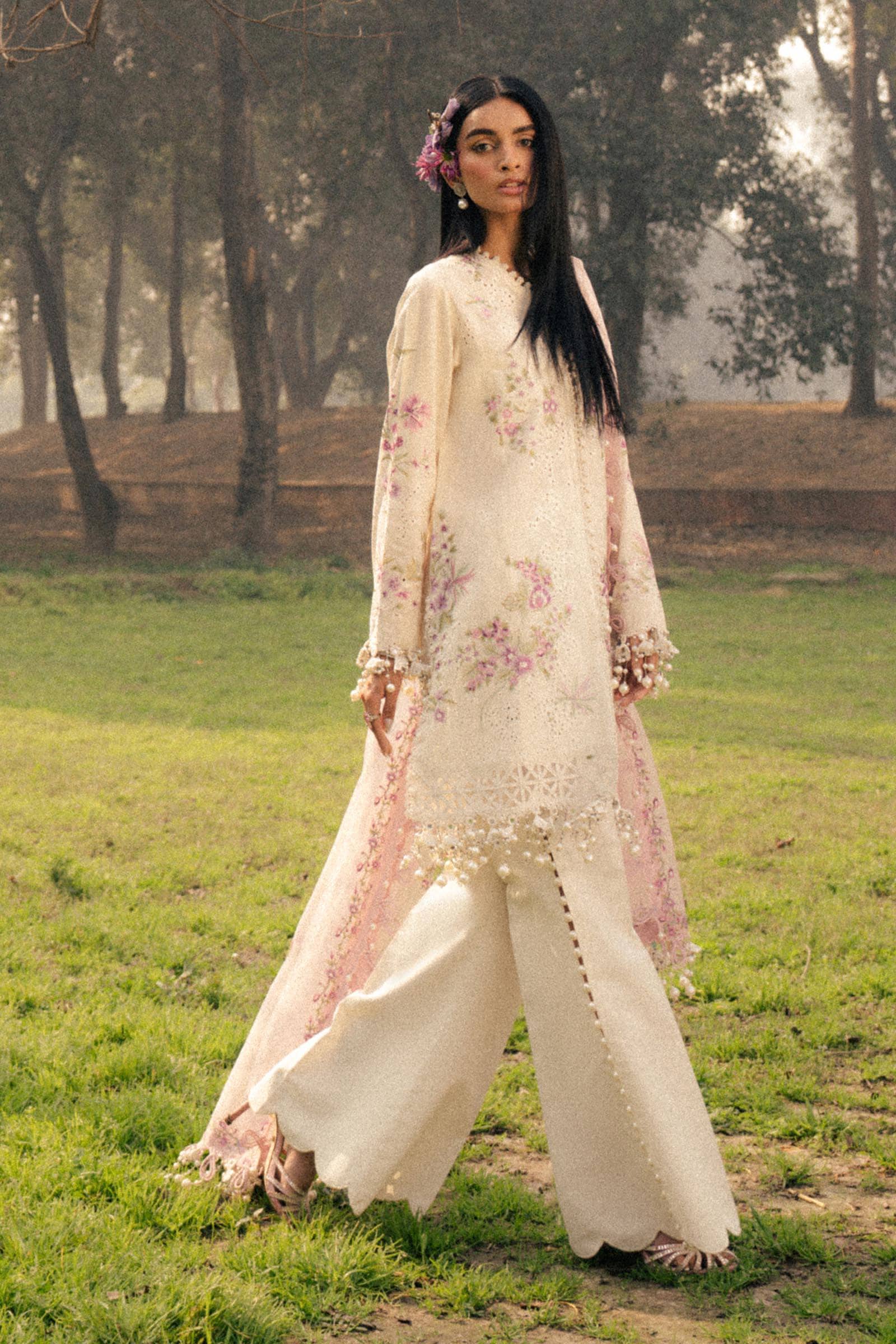 img_sana_safinaz_luxury_lawn_25_awwal_boutique