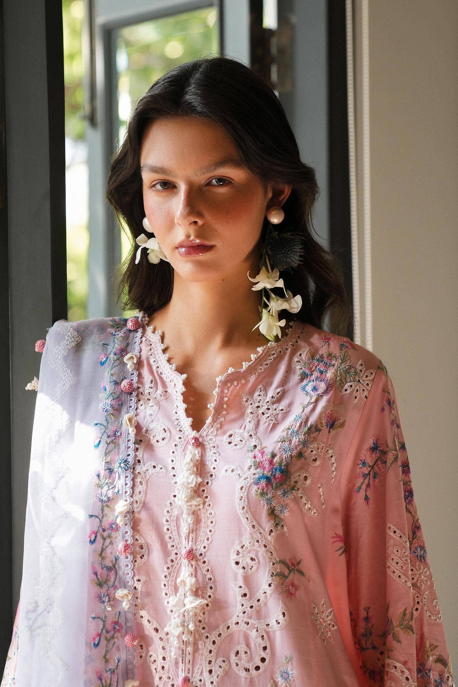 img_sana_safinaz_luxury_lawn_25_awwal_boutique