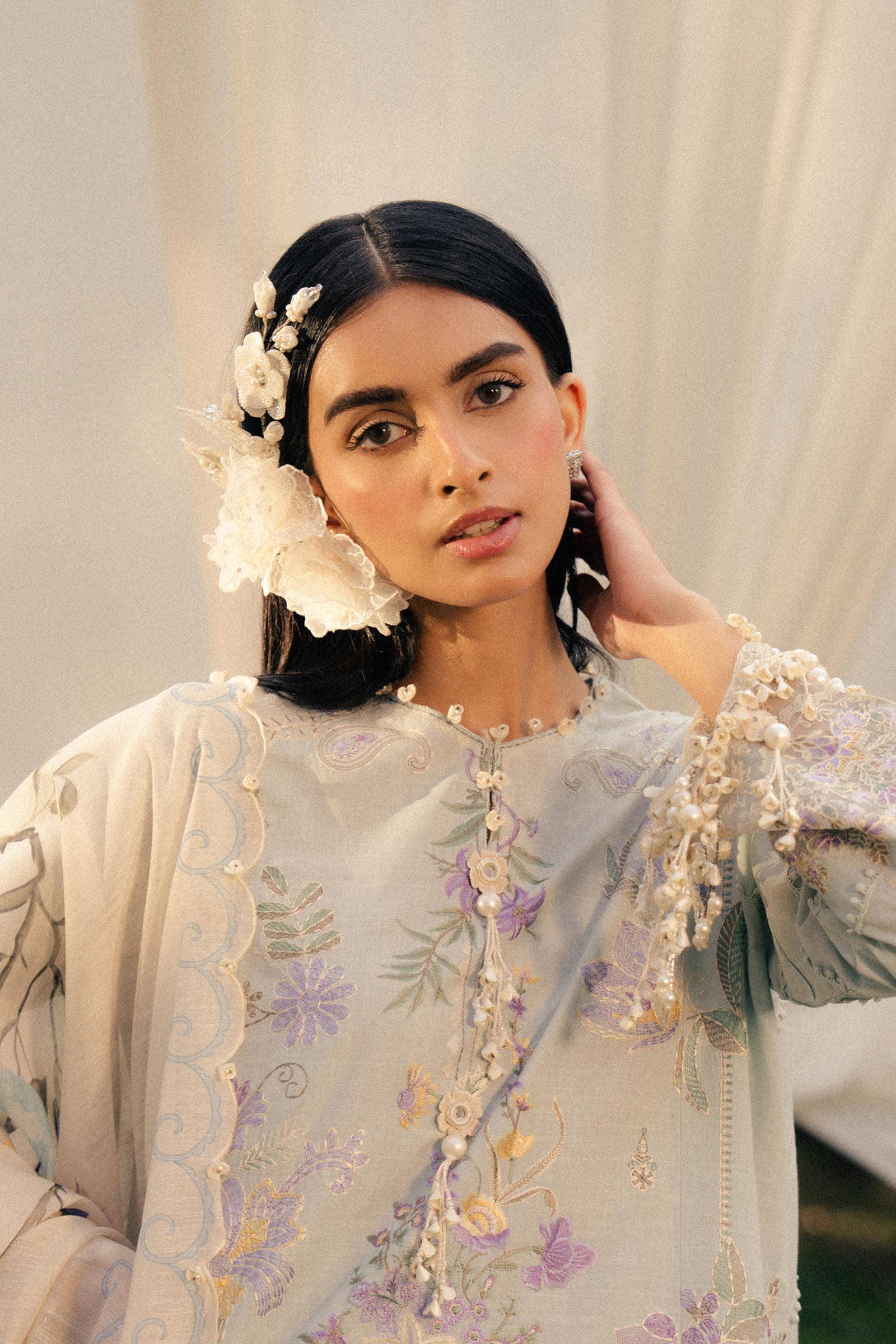 img_sana_safinaz_luxury_lawn_25_awwal_boutique