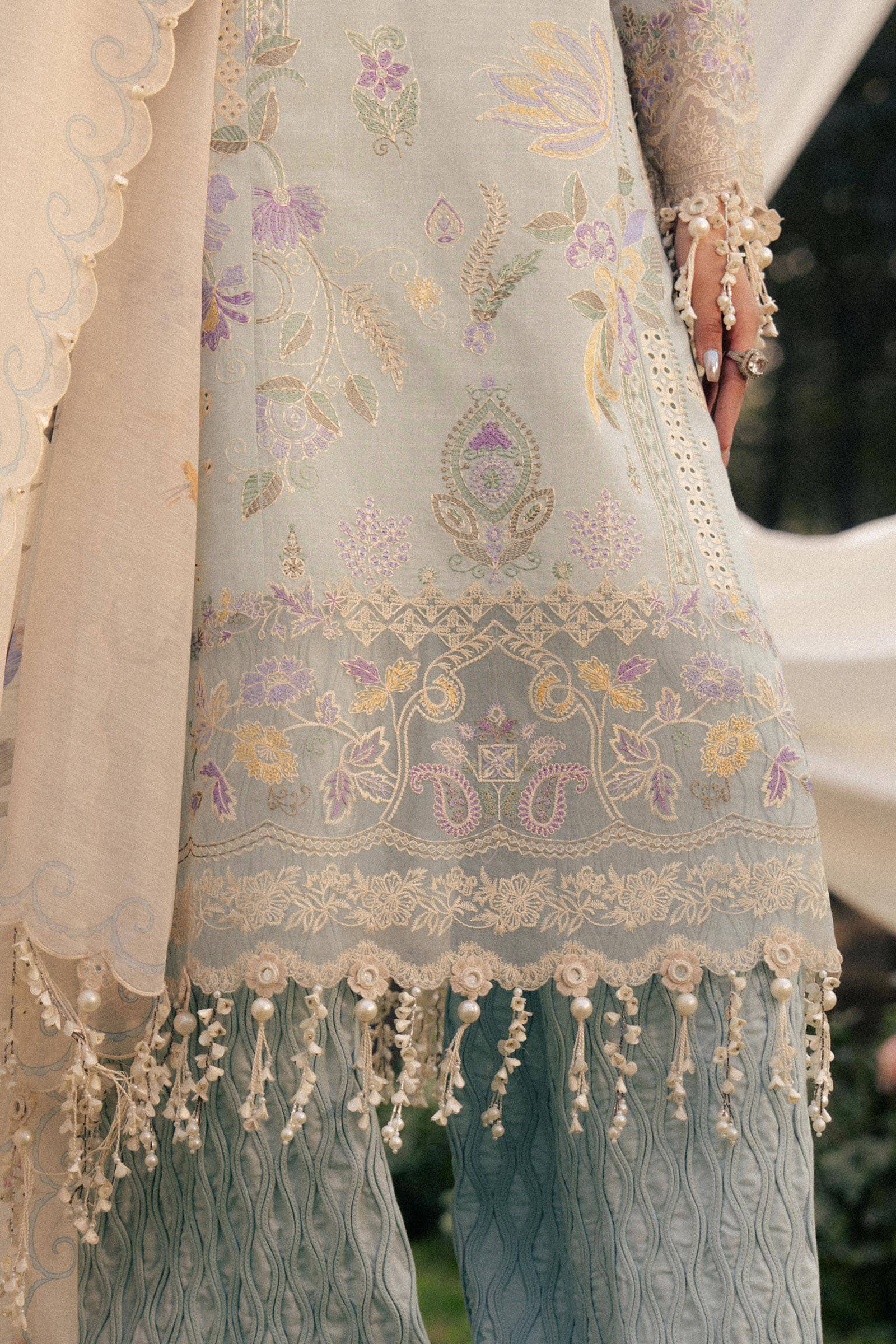 img_sana_safinaz_luxury_lawn_25_awwal_boutique