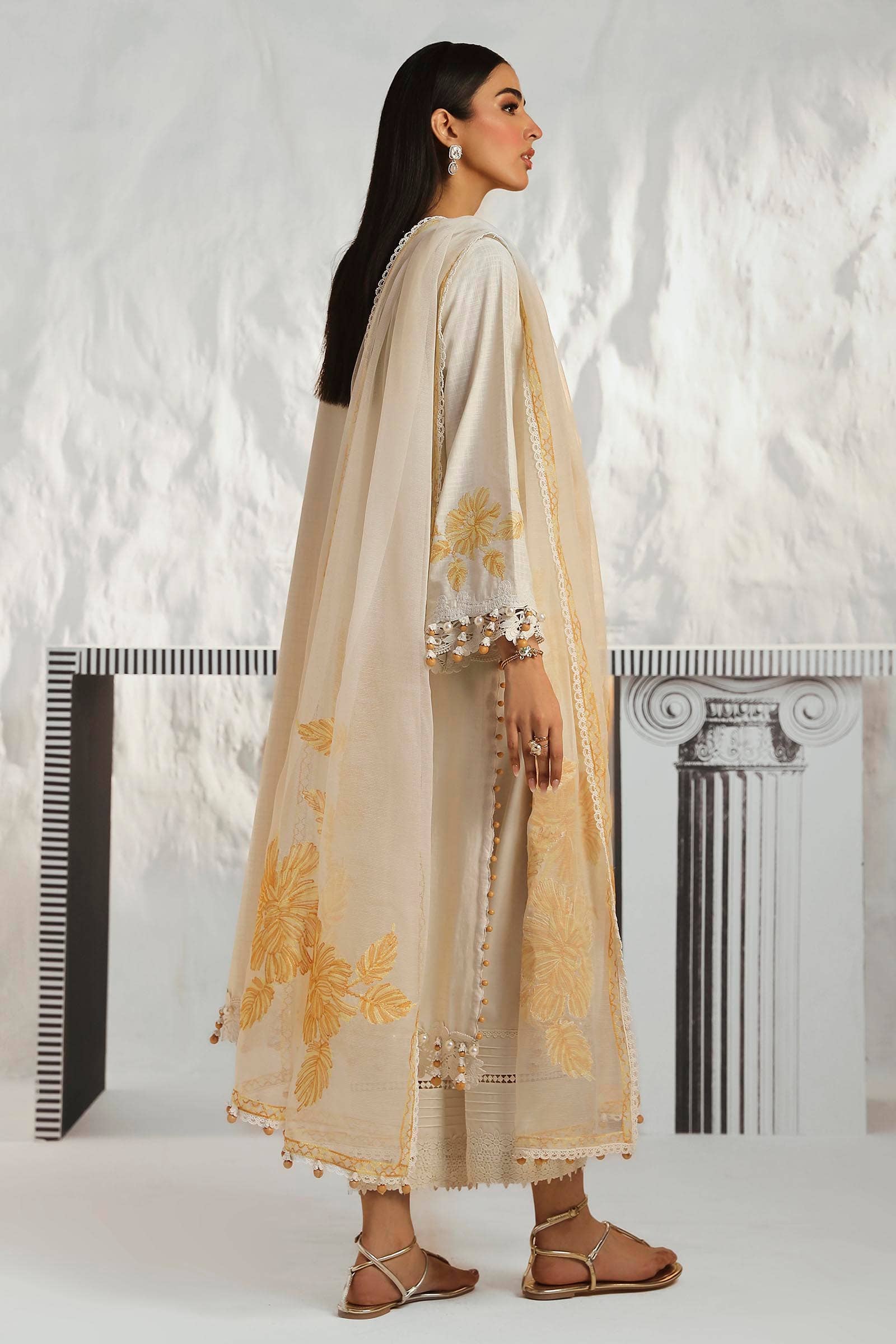 img_sana_safinaz_muzlin_vol_2_awwal_boutique