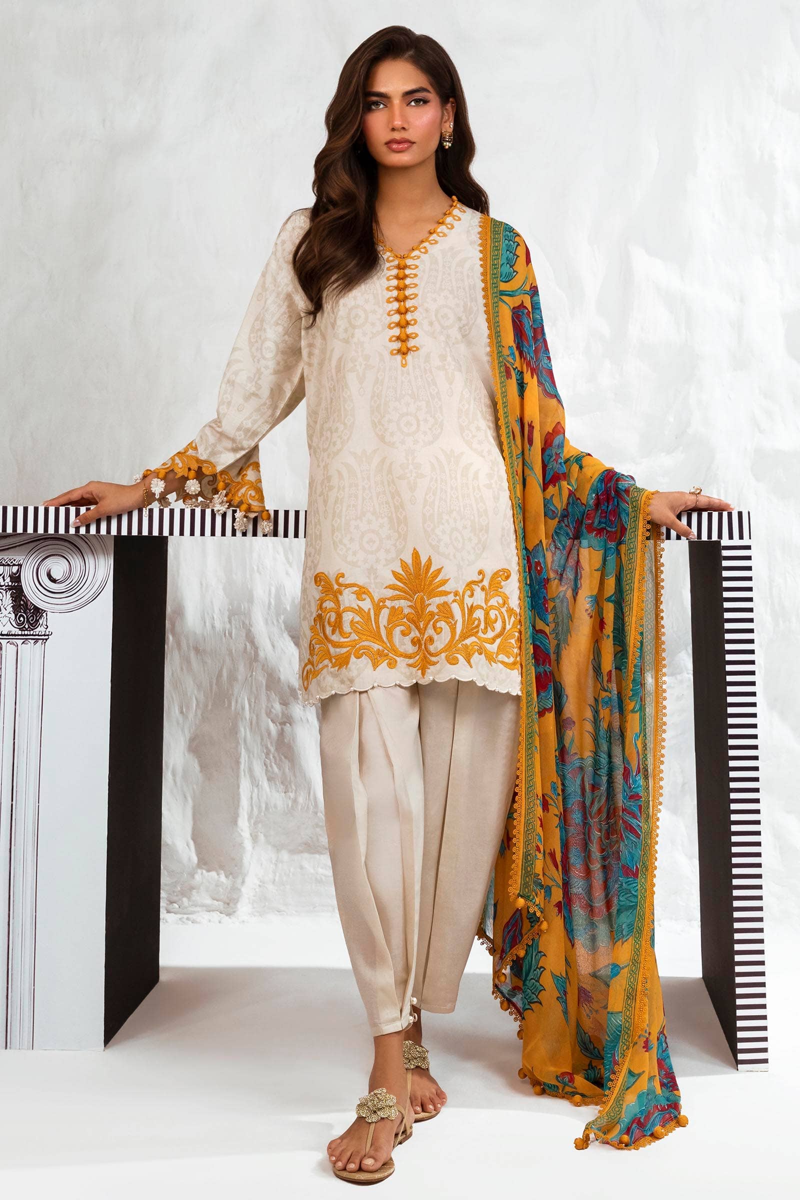 img_sana_safinaz_muzlin_vol_2_awwal_boutique