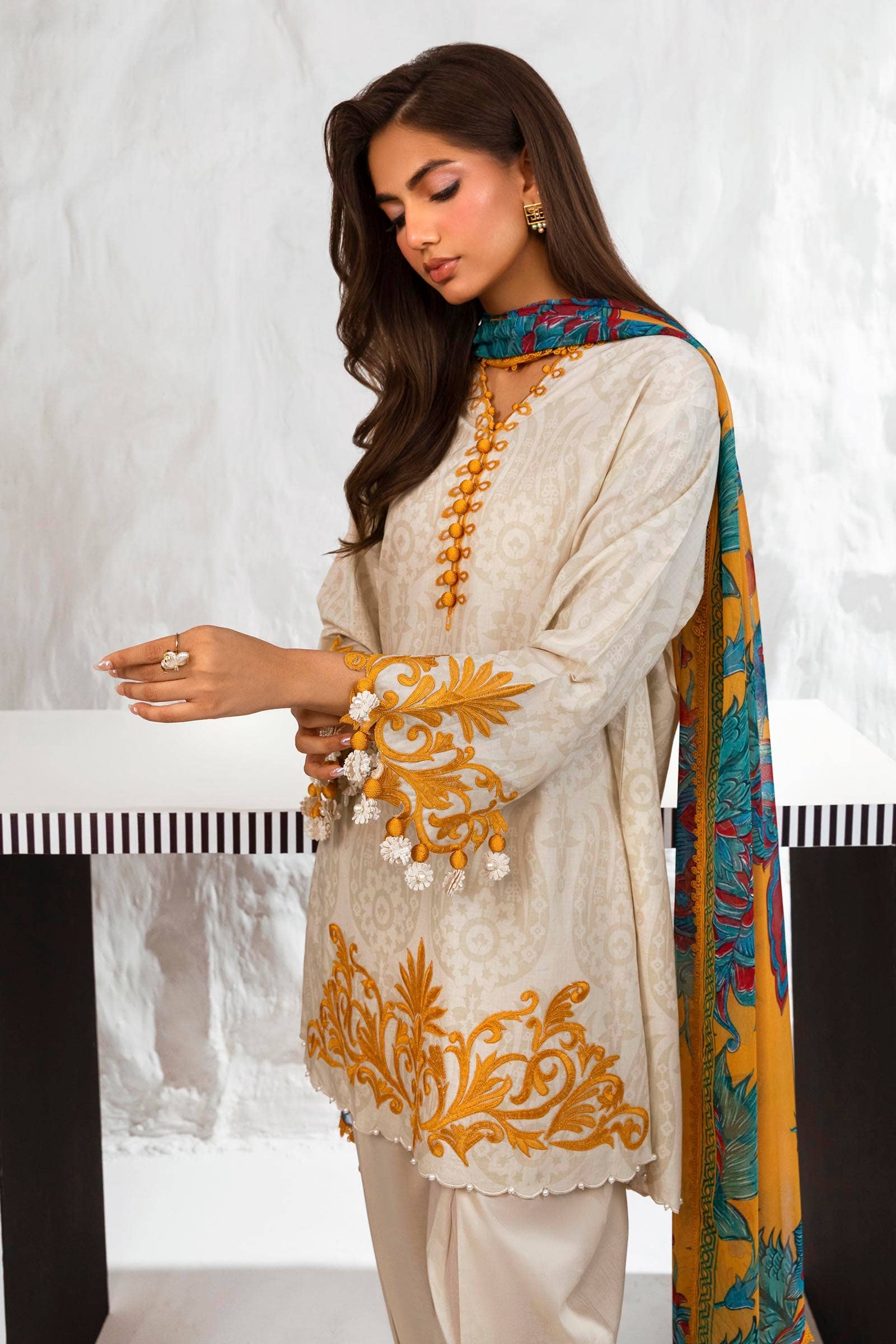 img_sana_safinaz_muzlin_vol_2_awwal_boutique