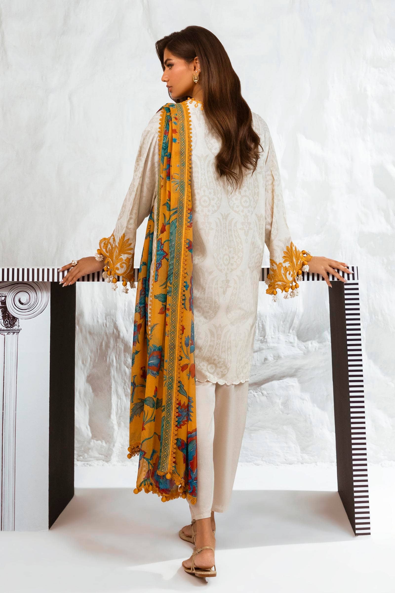 img_sana_safinaz_muzlin_vol_2_awwal_boutique