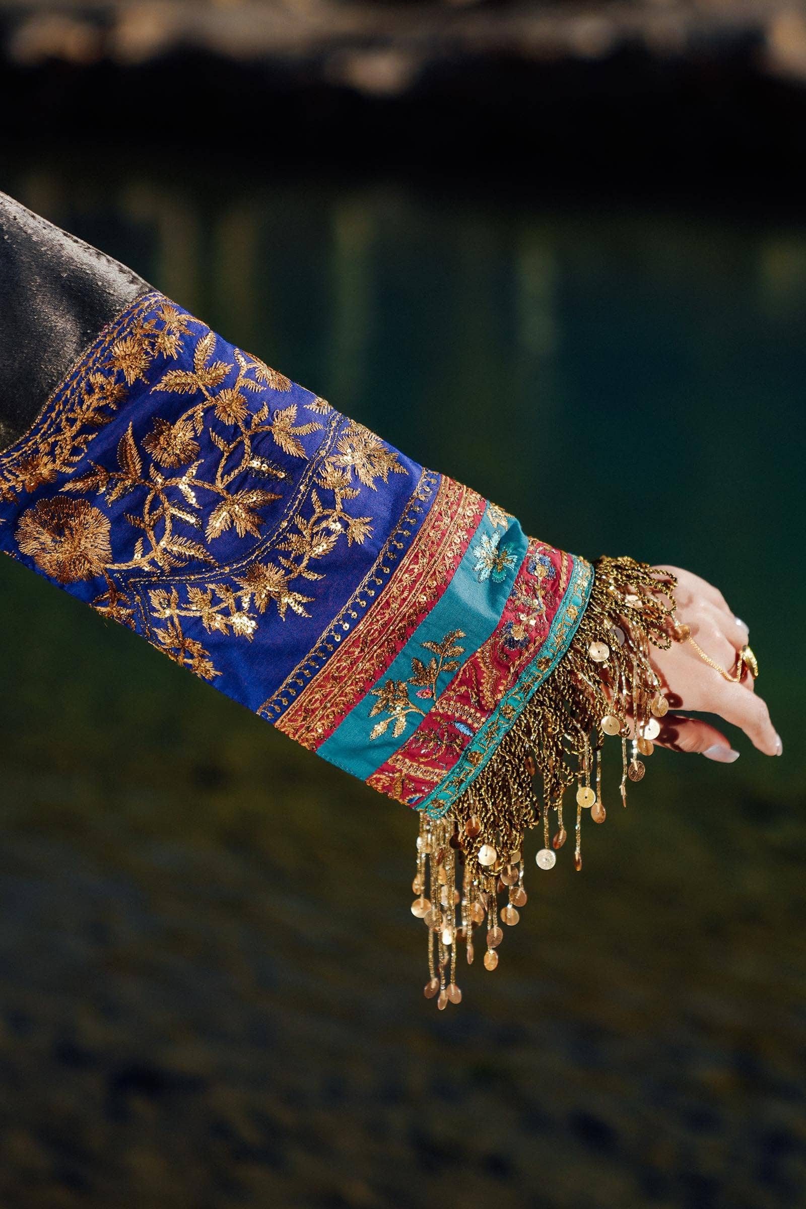 img_sana_safinaz_winter_shawl_collection_awwal_boutique