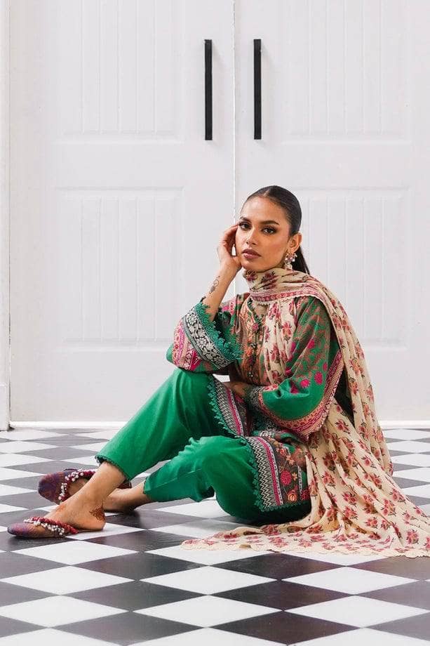 img_sana_safinaz_mahay_lawn_23_awwal_boutique