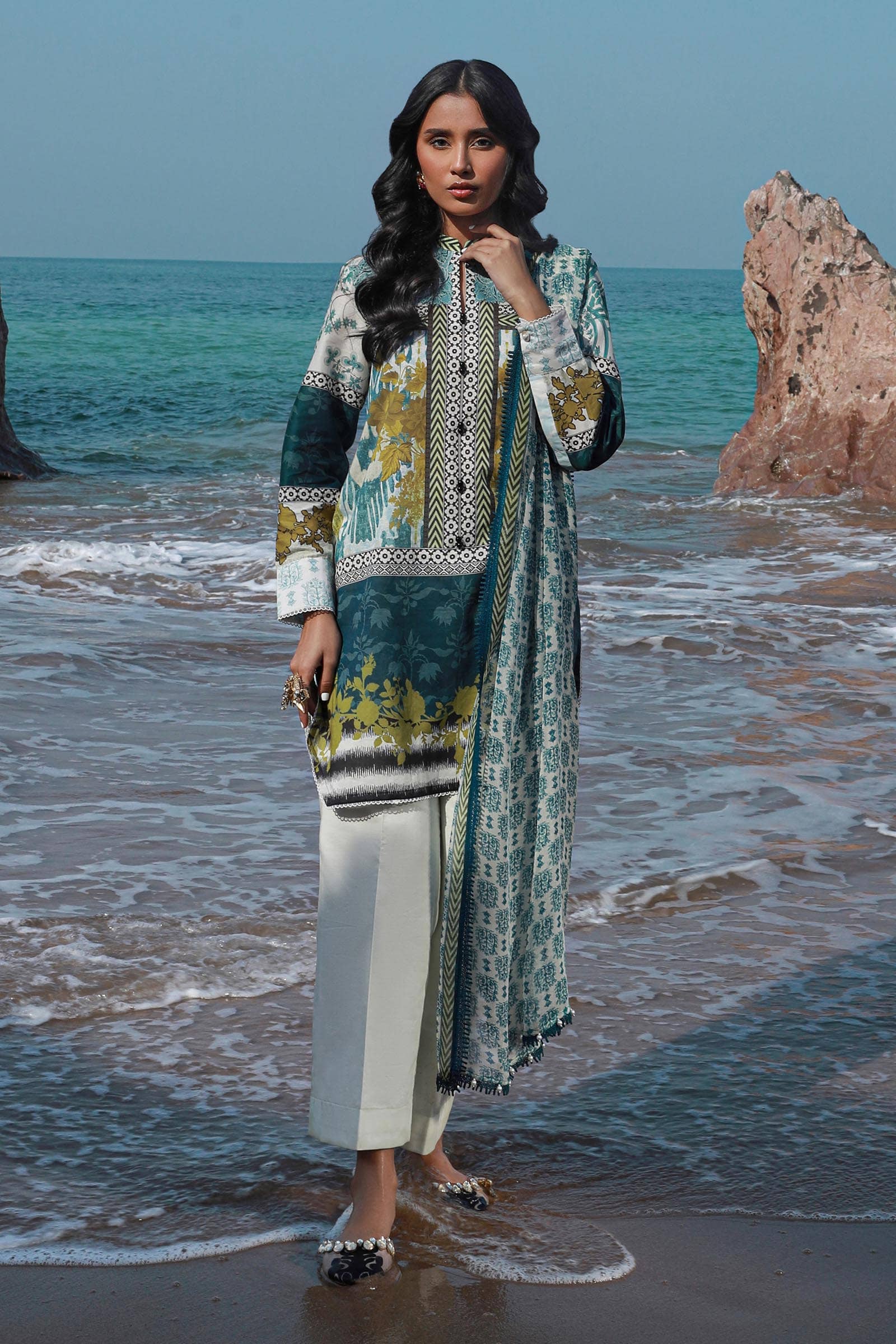 img_sana_safinaz_mahay_24_awwal_boutique