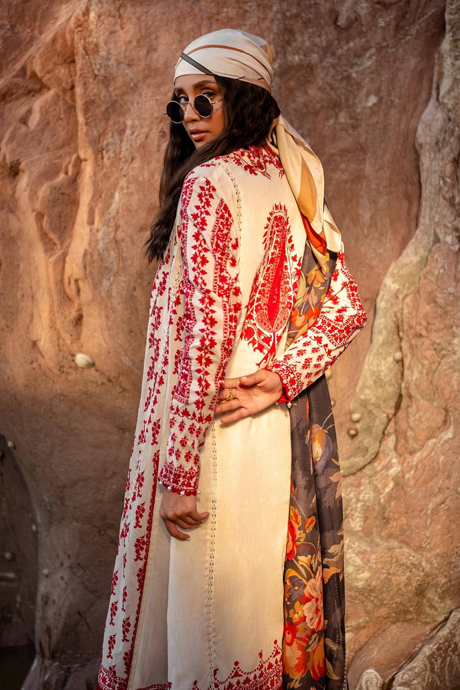 img_sana_safinaz_mahay_lawn_24_awwal_boutique