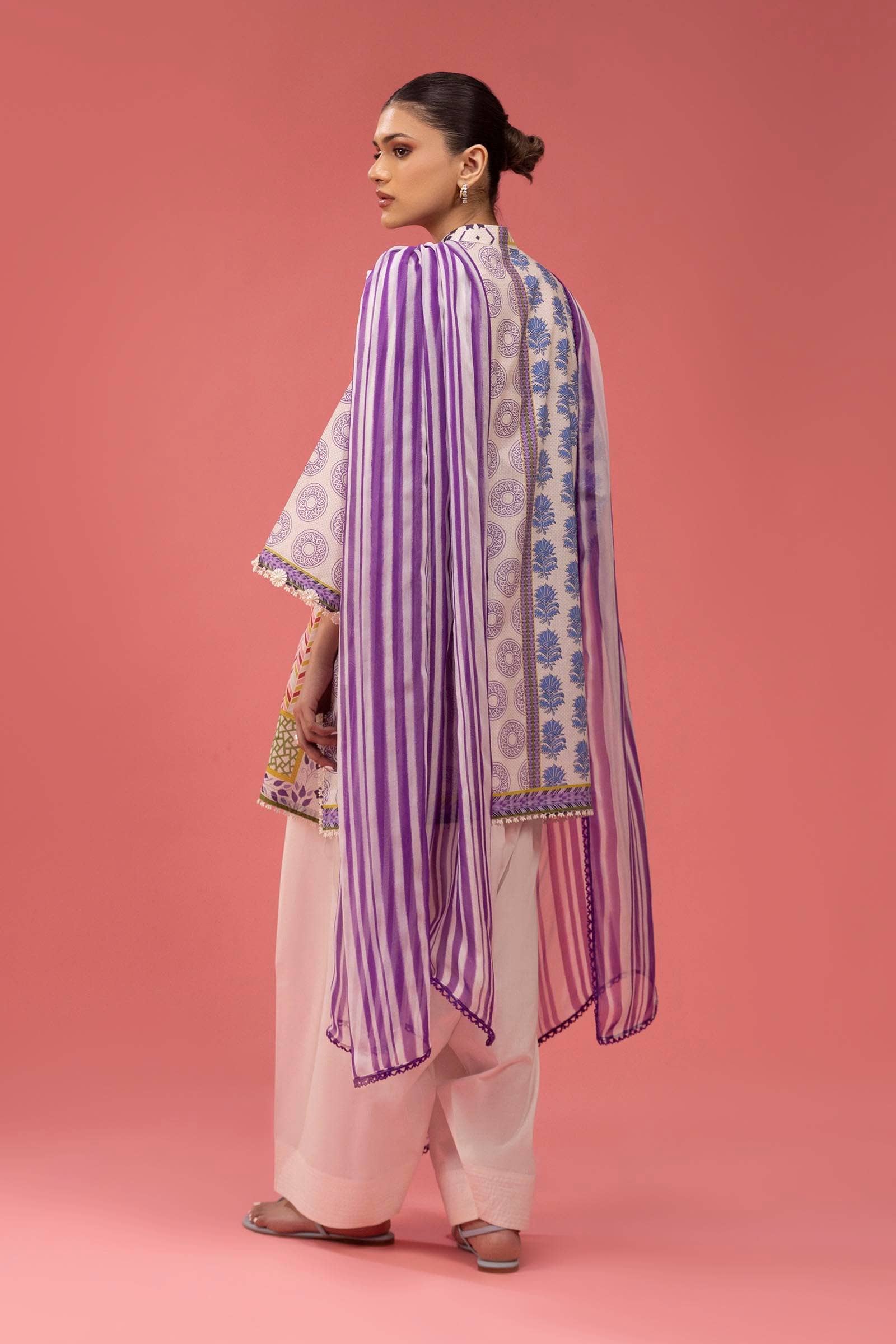 img_sana_safinaz_mahay_lawn_awwal_boutique
