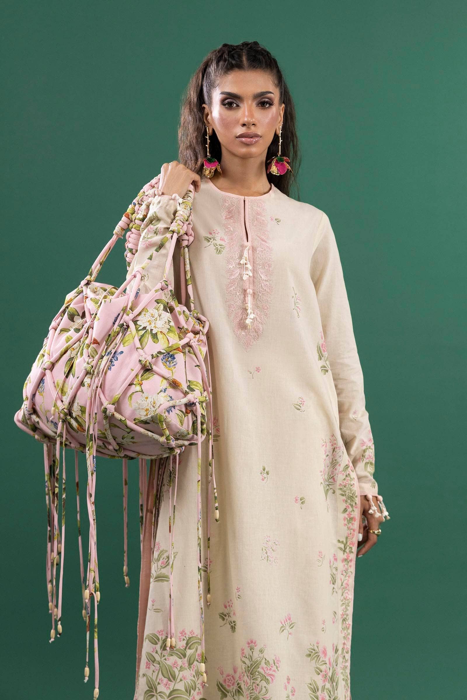 img_mahay_lawn_awwal_boutique