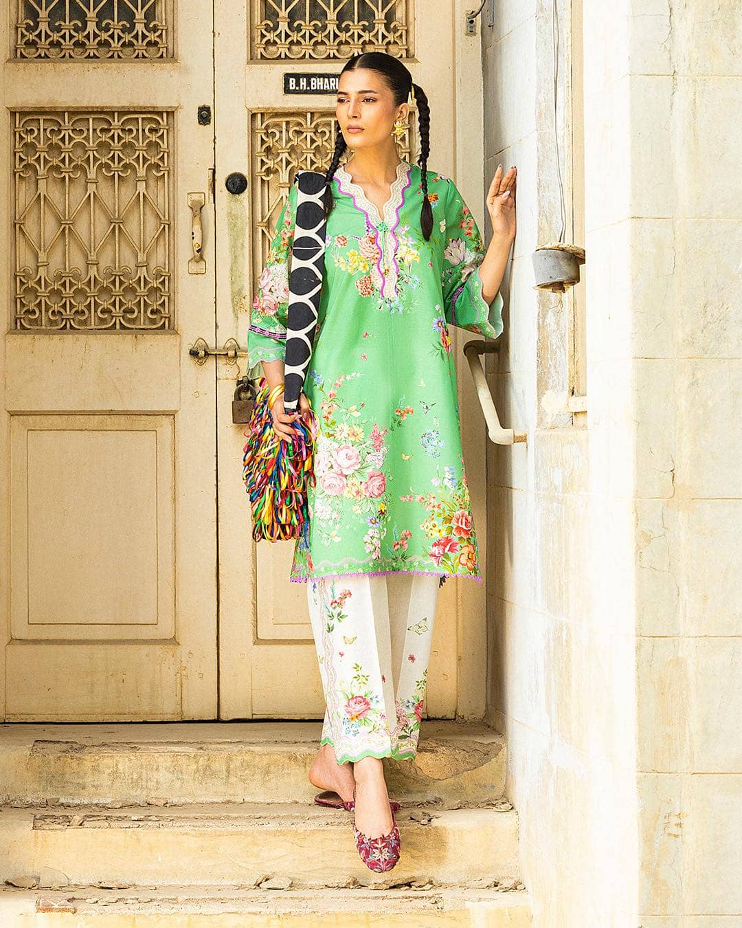 img_mahay_by_sana_safinaz_lawn_awwal_boutique