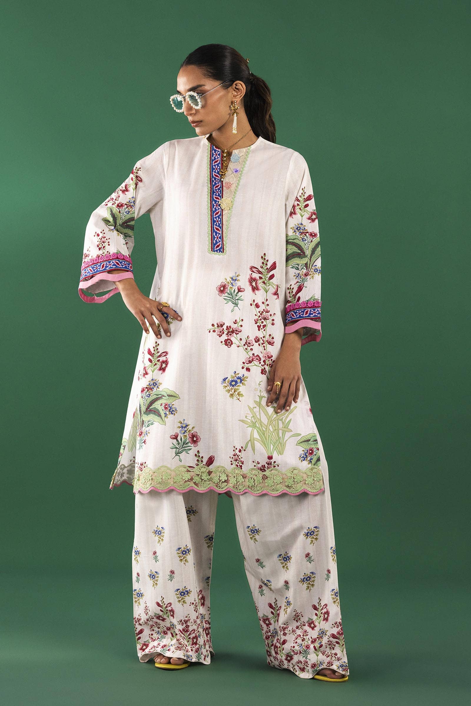 img_mahay_by_sana_safinaz_lawn_awwal_boutique