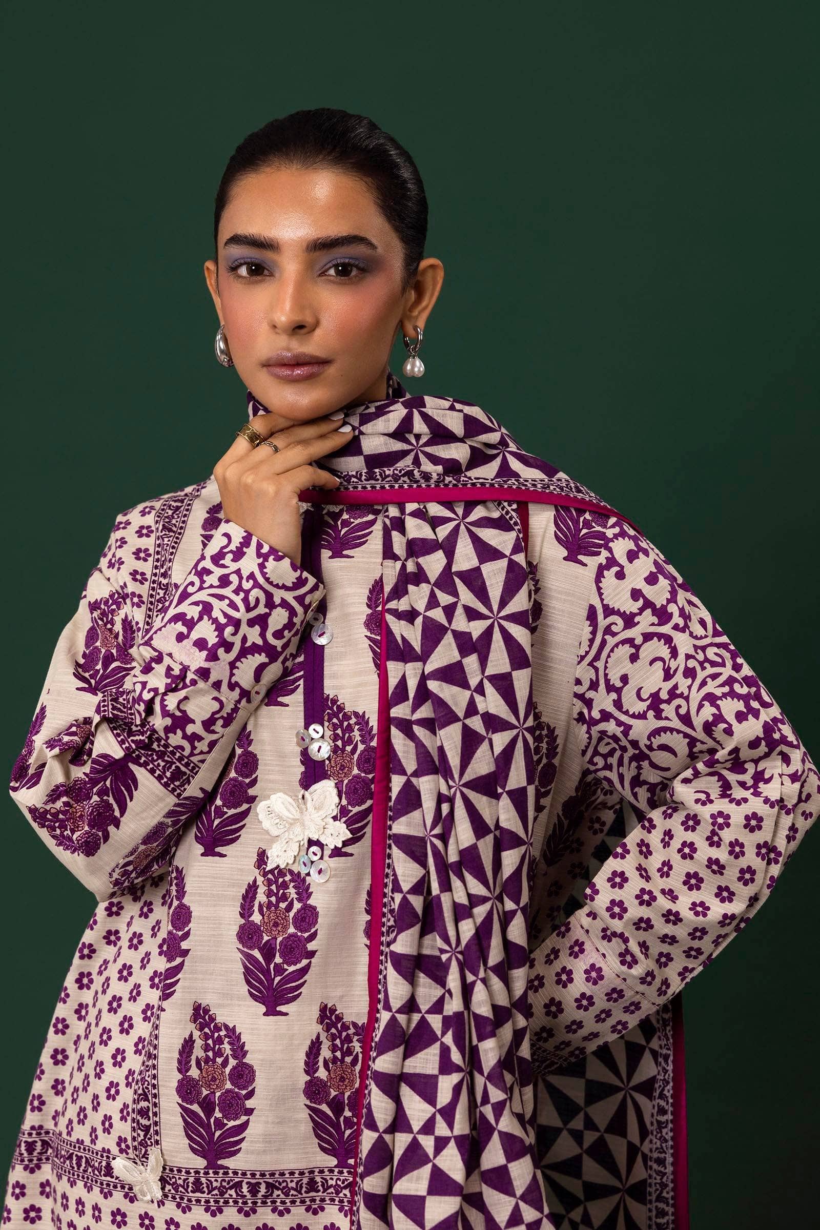 img_sana_safinaz_mahay_winter_fall_edit_awwal_boutique