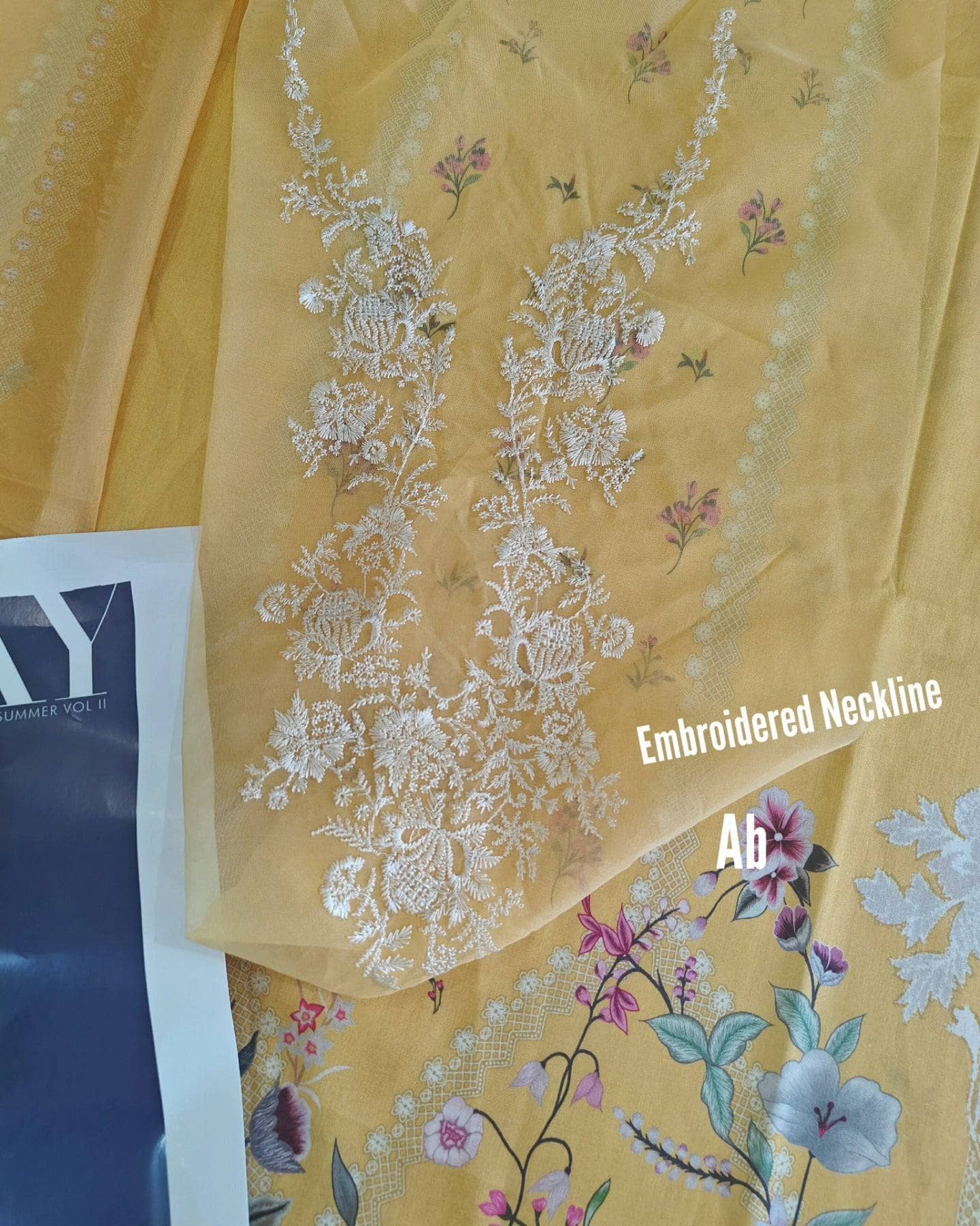 img_open_pic_sana_safinaz_mahay_lawn_awwal_boutique