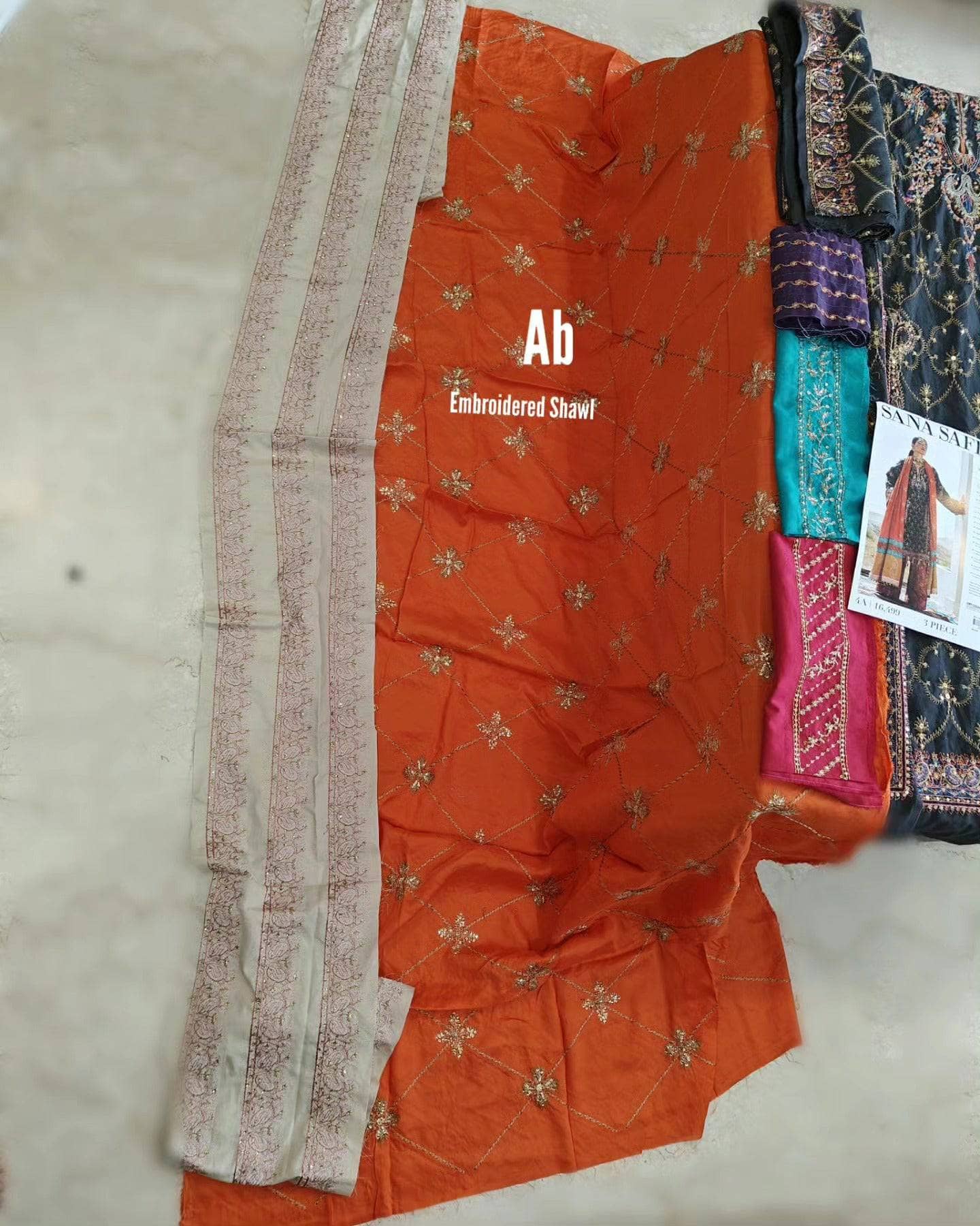img_open_pic_sana_safinaz_winter_23_awwal_boutique