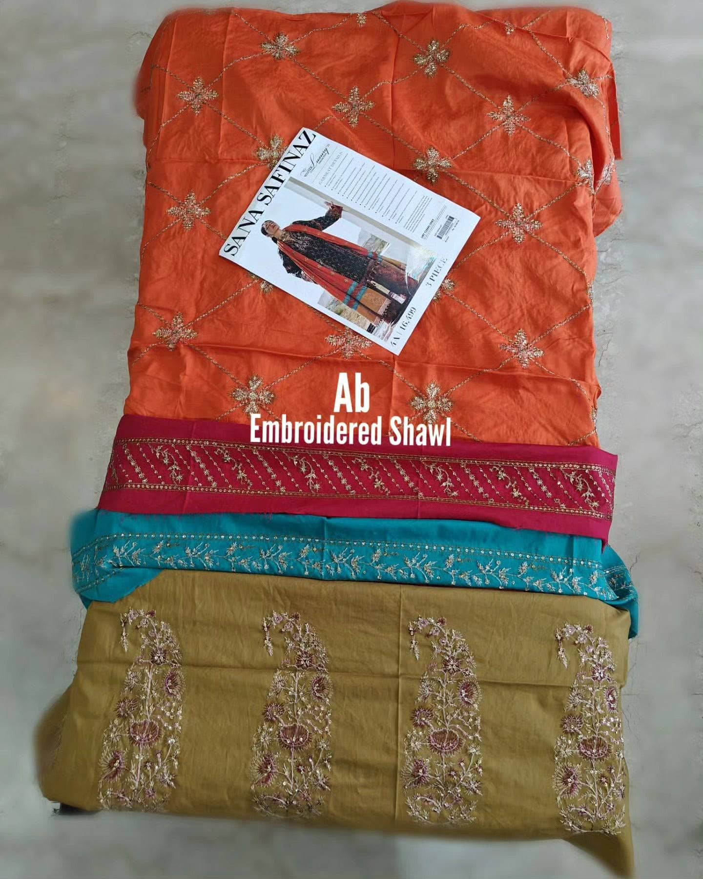 img_open_pic_sana_safinaz_winter_23_awwal_boutique