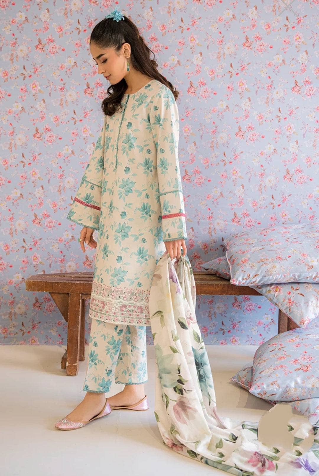 img_cross_stitch_lawn_23_awwal_boutique