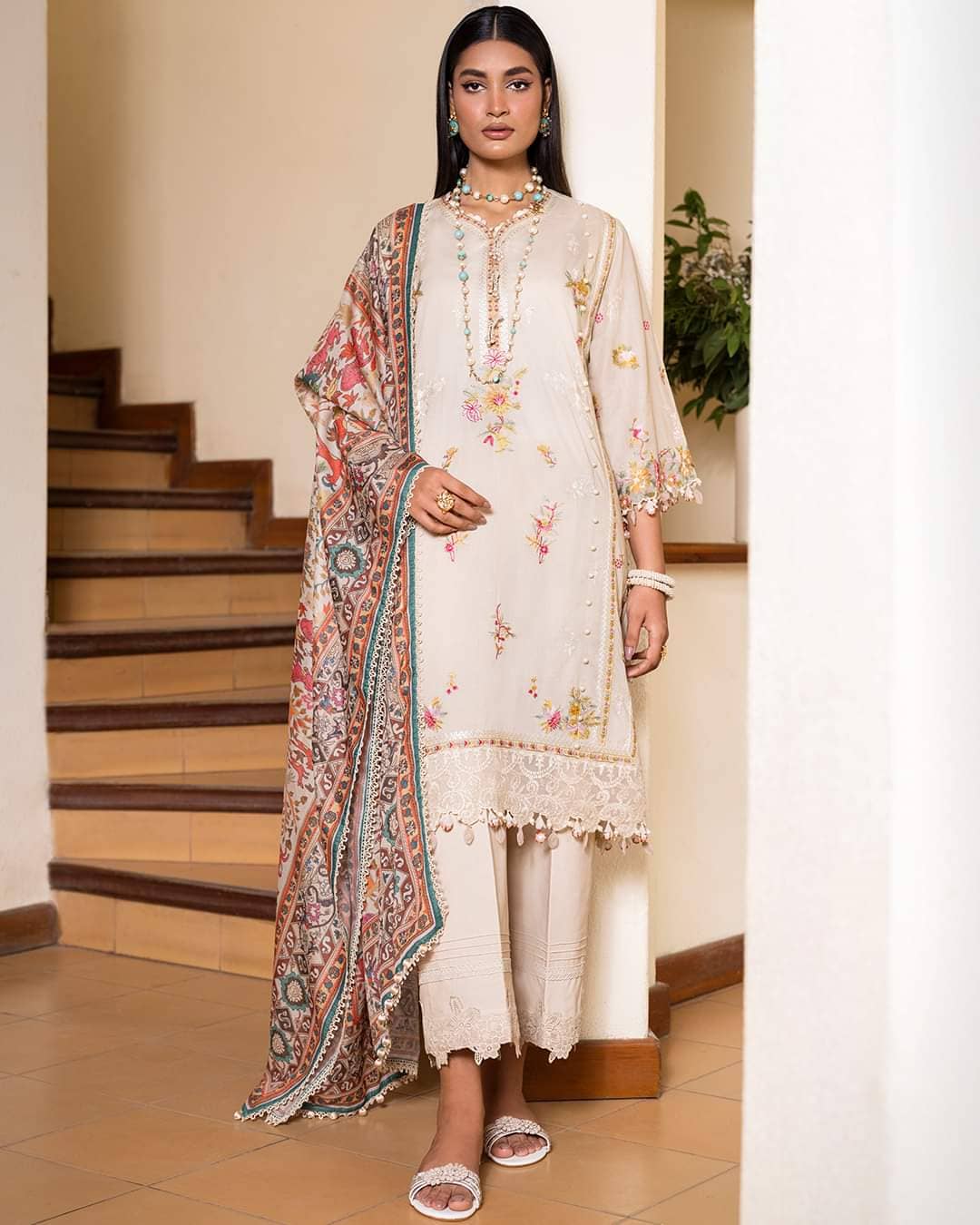 img_sana_safinaz_muzlin_lawn_23_awwal_boutique