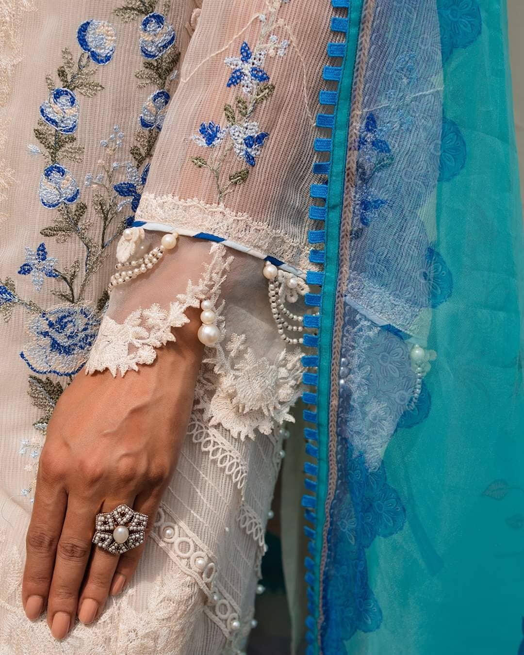 img_sana_safinaz_muzlin_lawn_23_awwal_boutique