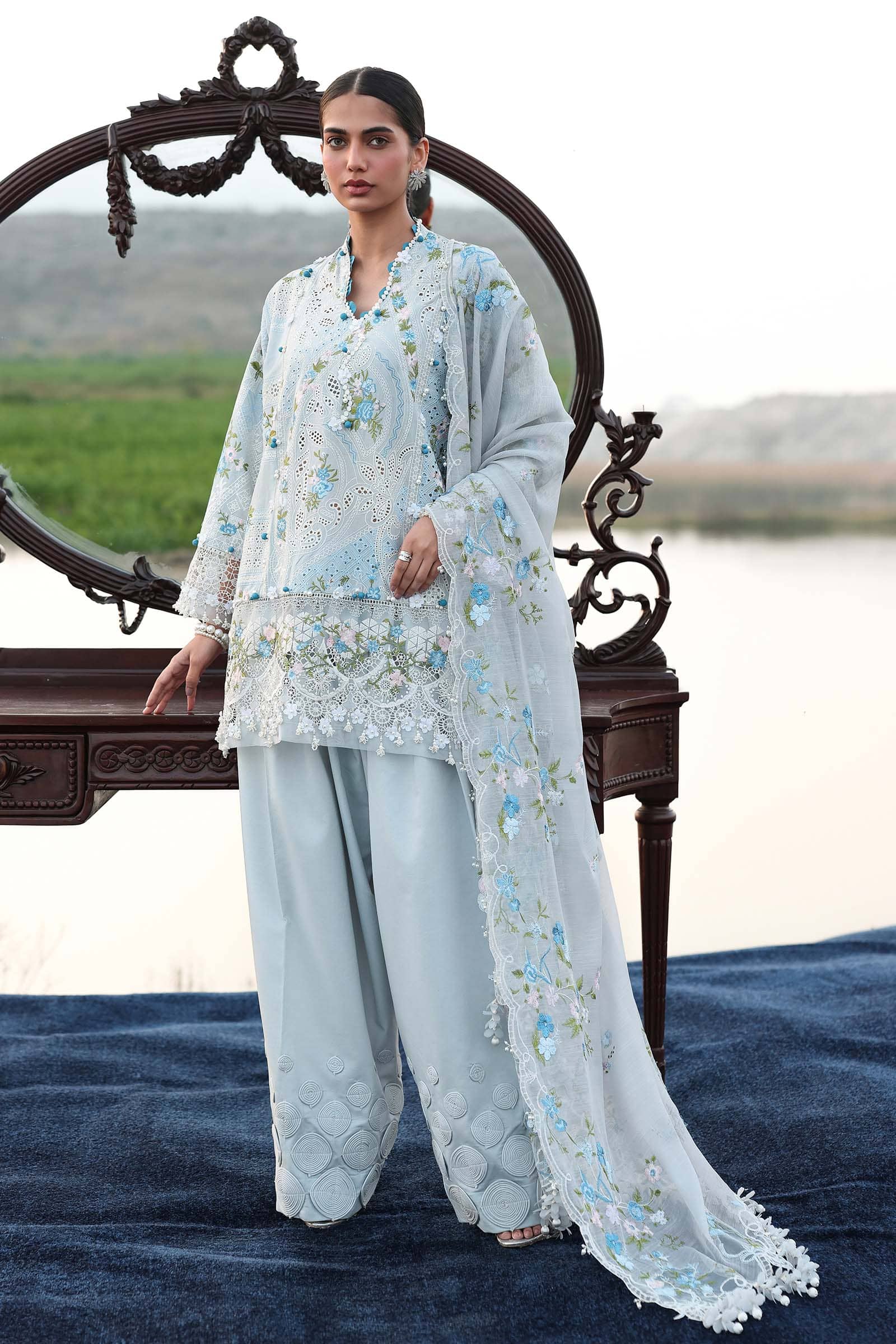 img_sana_safinaz_lawn_awwal_boutique