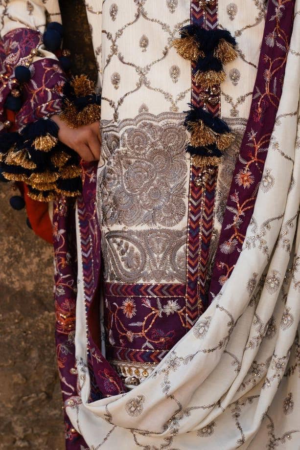 img_sana_safinaz_shawl_awwal_boutique