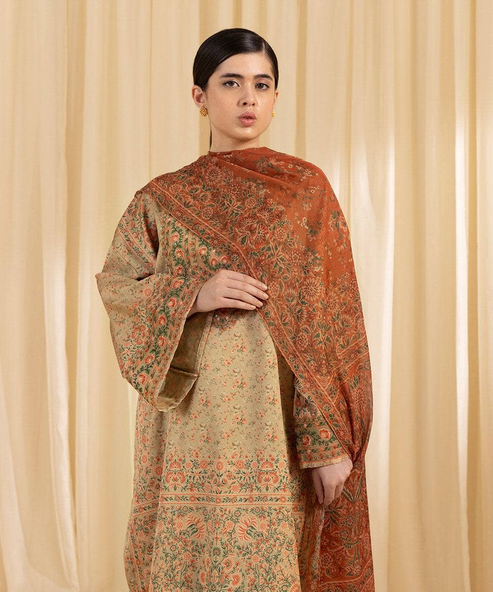 img_sapphire_silk_saree_awwal_boutique