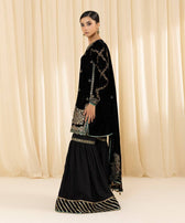 img_sapphire_velvet_suit_awwal_boutique