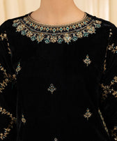 img_sapphire_velvet_suit_awwal_boutique