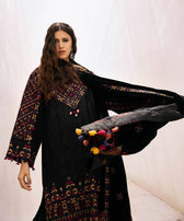 img_sapphire_velvet_suit_awwal_boutique