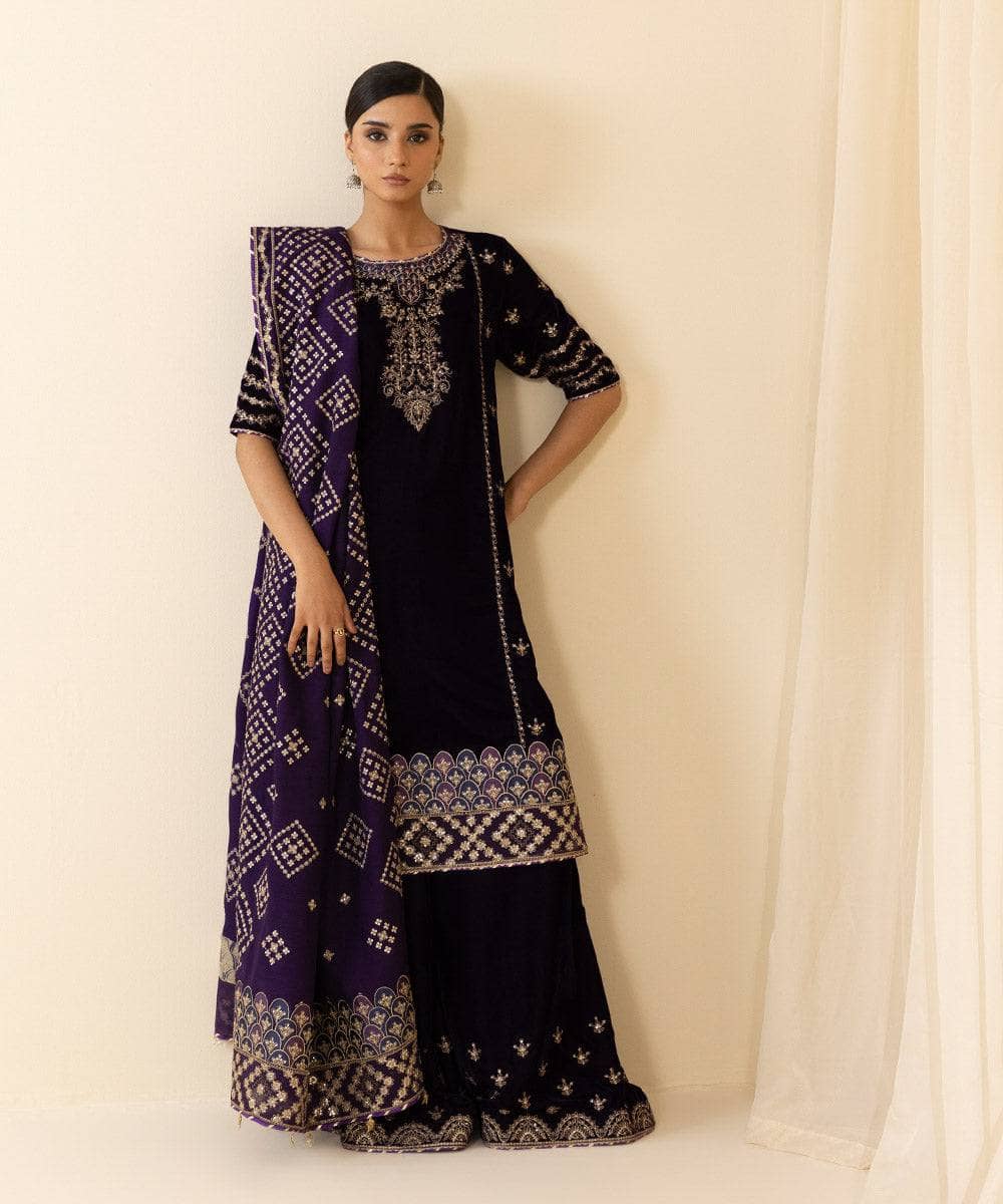 img_sapphire_velvet_awwal_boutique