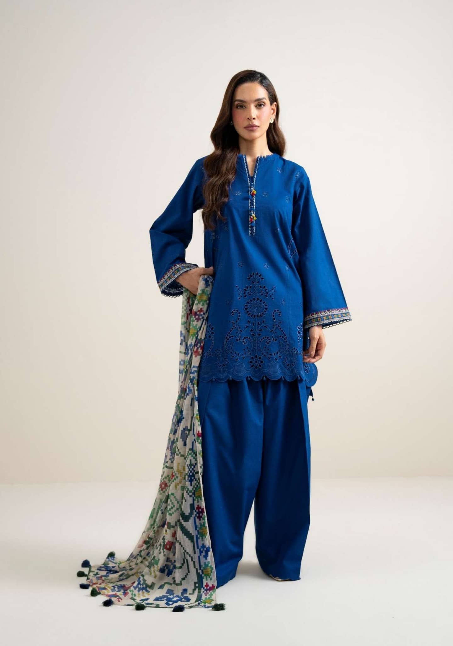 Sapphire Andaaz Luxury Lawn 26/U3PE-SGS26V7-13