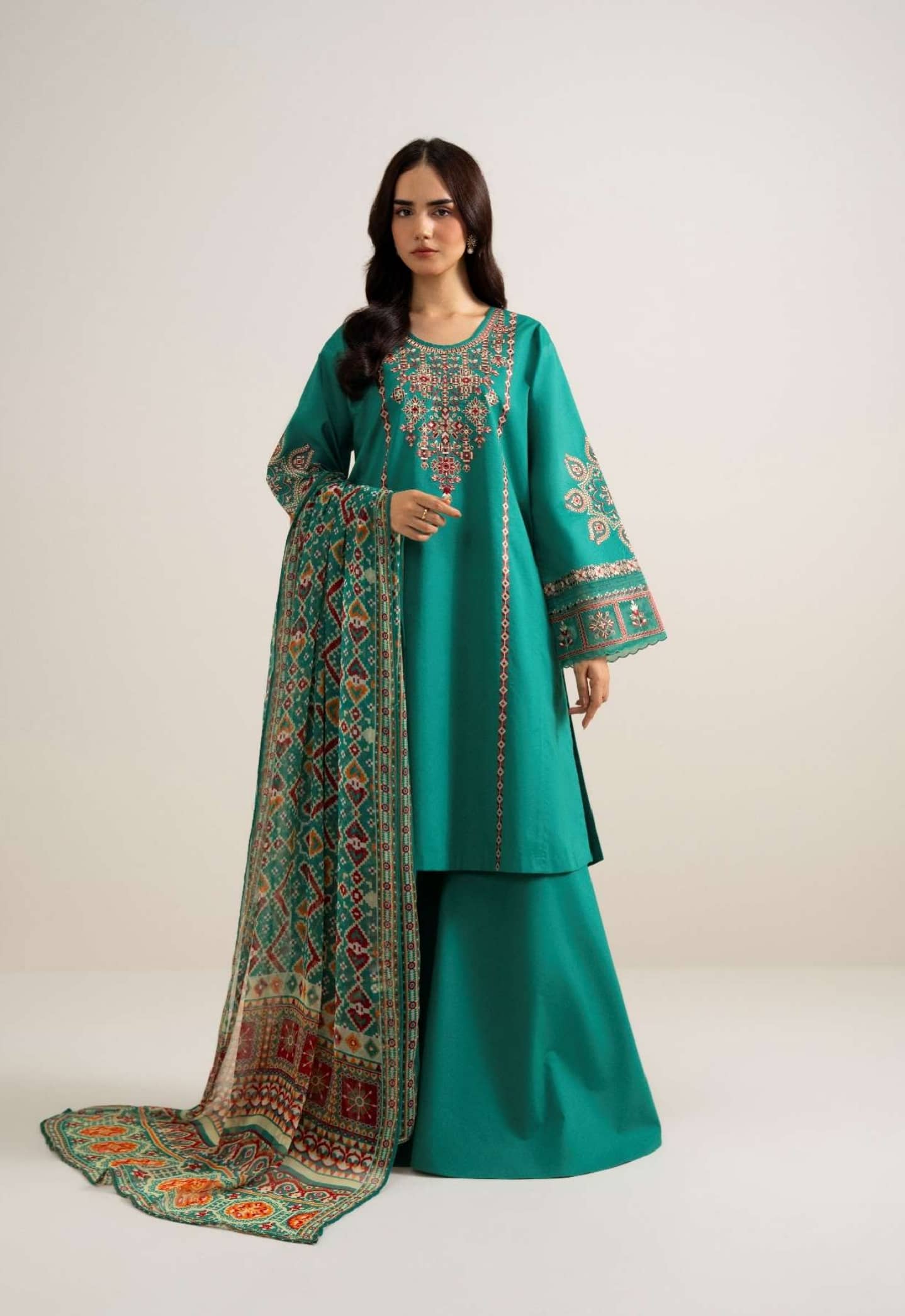 Sapphire Andaaz Luxury Lawn 26/U3PE-SGS26V7-42