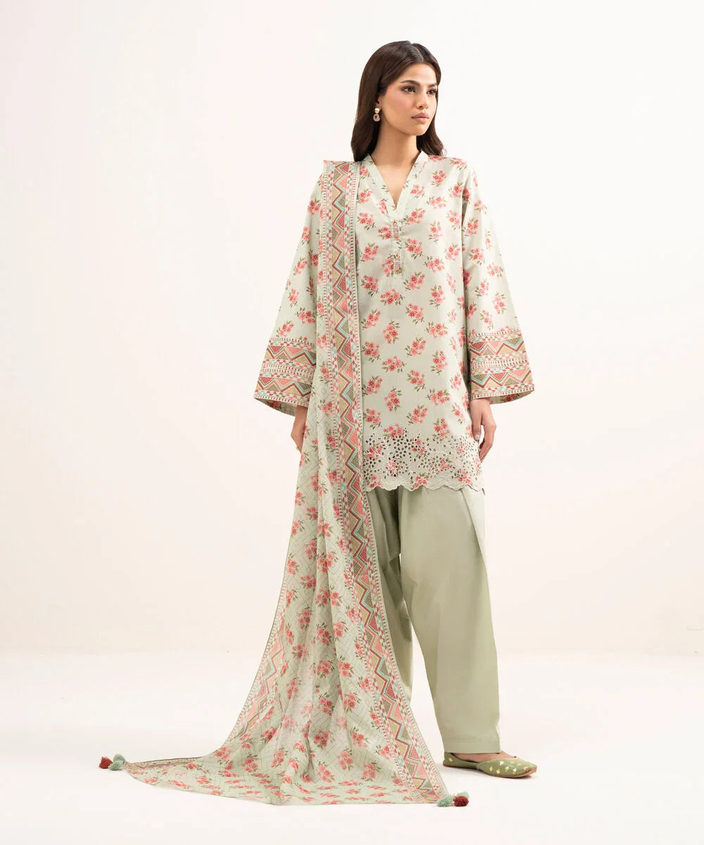 img_sapphire_lawn_awwal_boutique