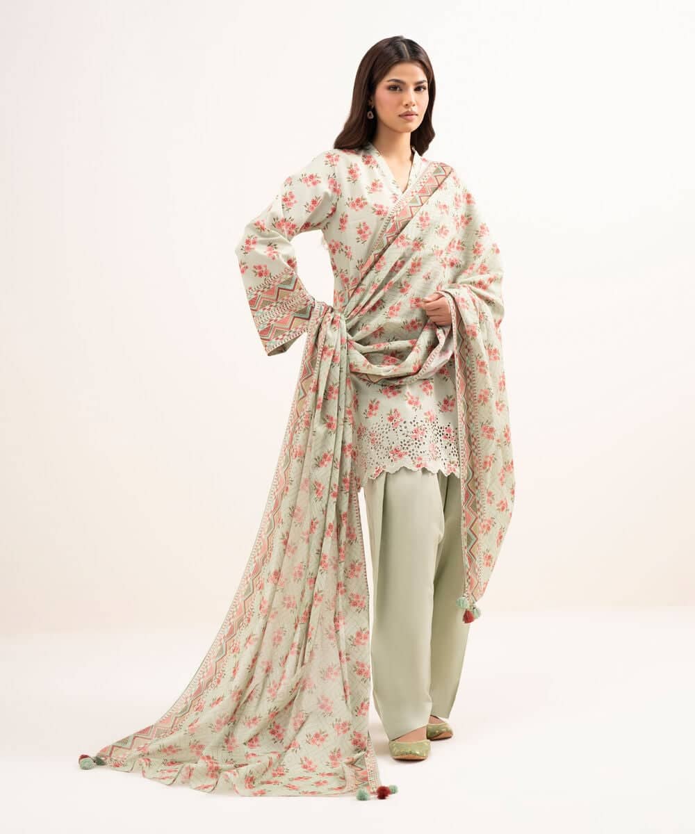 img_sapphire_lawn_awwal_boutique