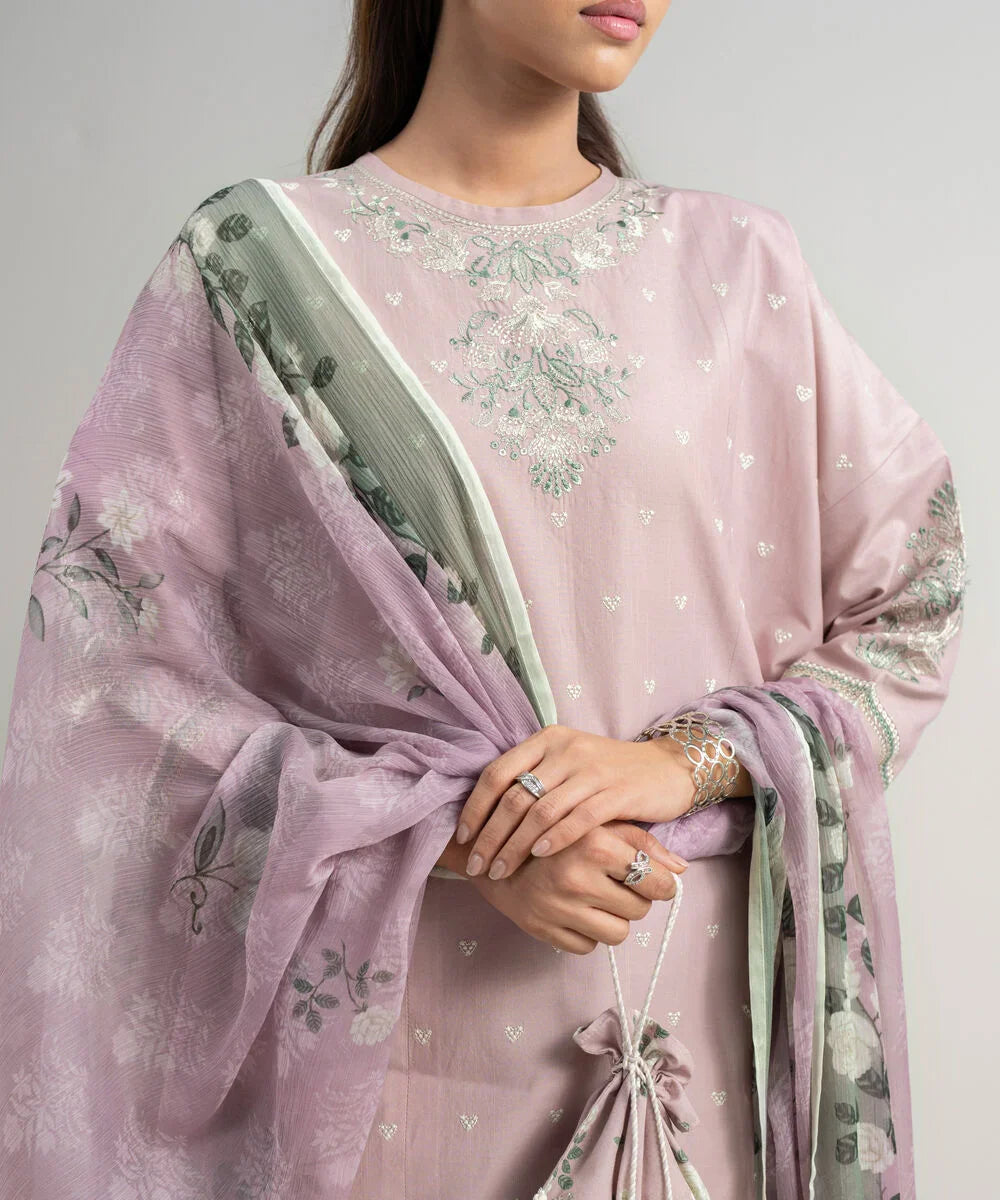 img_sapphire_lawn_awwal_boutique