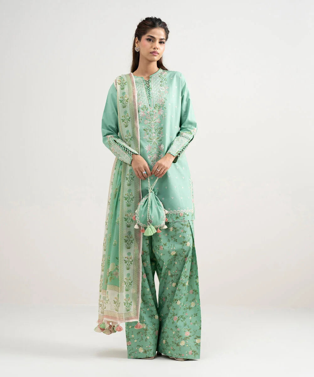 img_sapphire_lawn_awwal_boutique