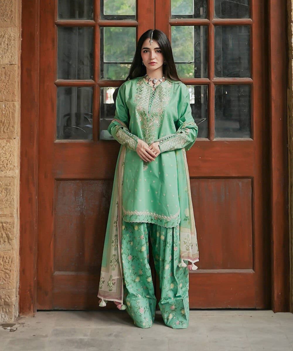 img_sapphire_lawn_awwal_boutique