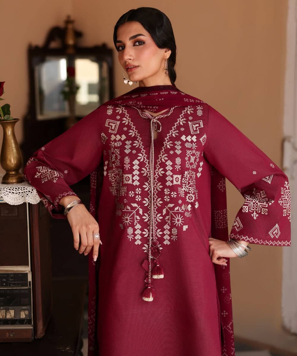 img_sapphire_lawn_awwal_boutique